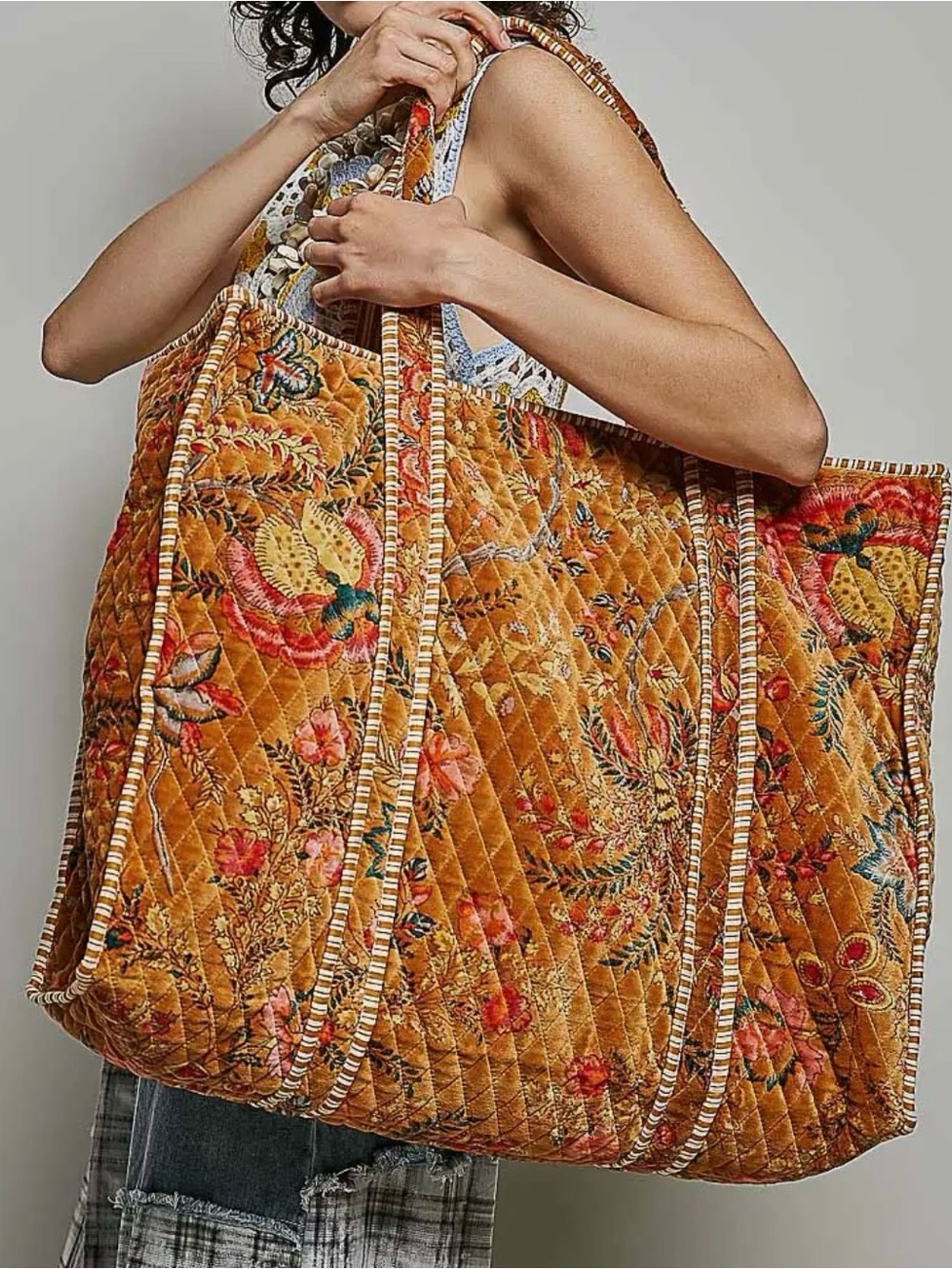POL-Botanical Velvet Quilted Tote Bag 20x21 This bag is Huge 🤗